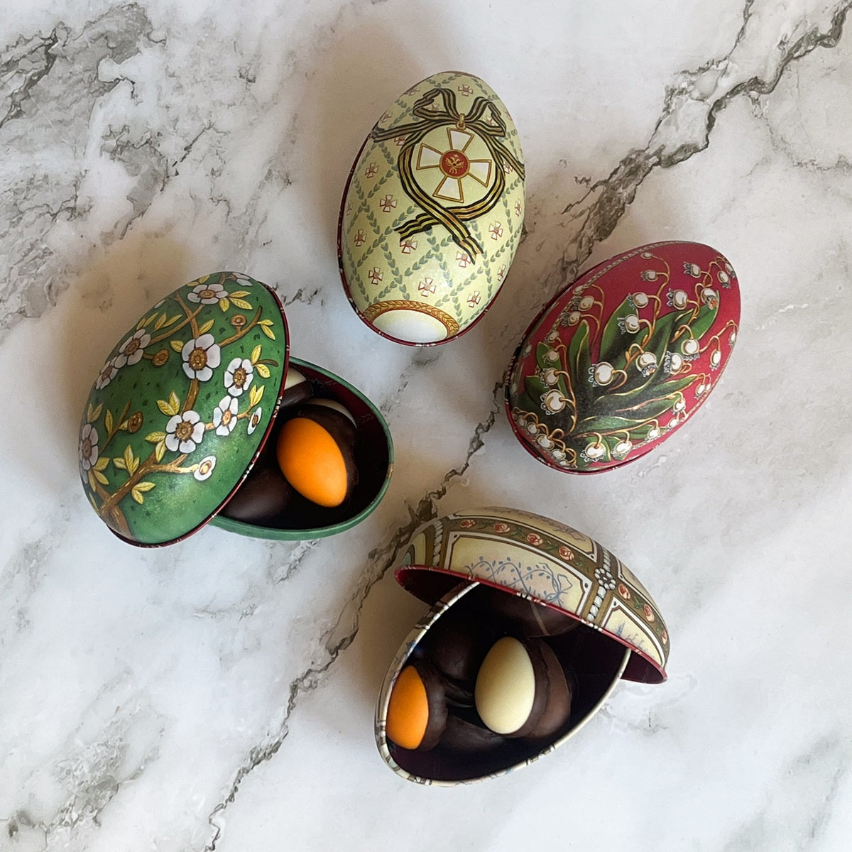 Fabergé-æg med 9 fyldte æg - forskellige designs