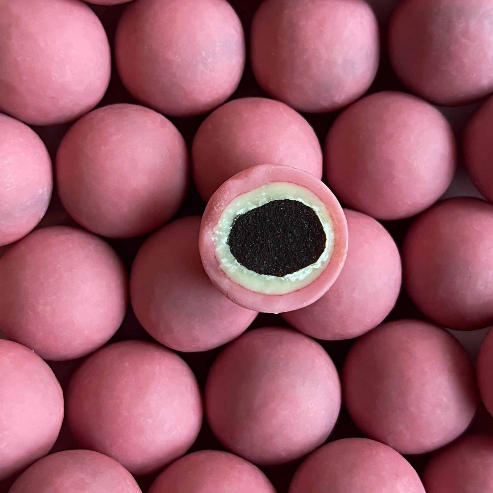 Lakrids med hvid chokolade og jordbær