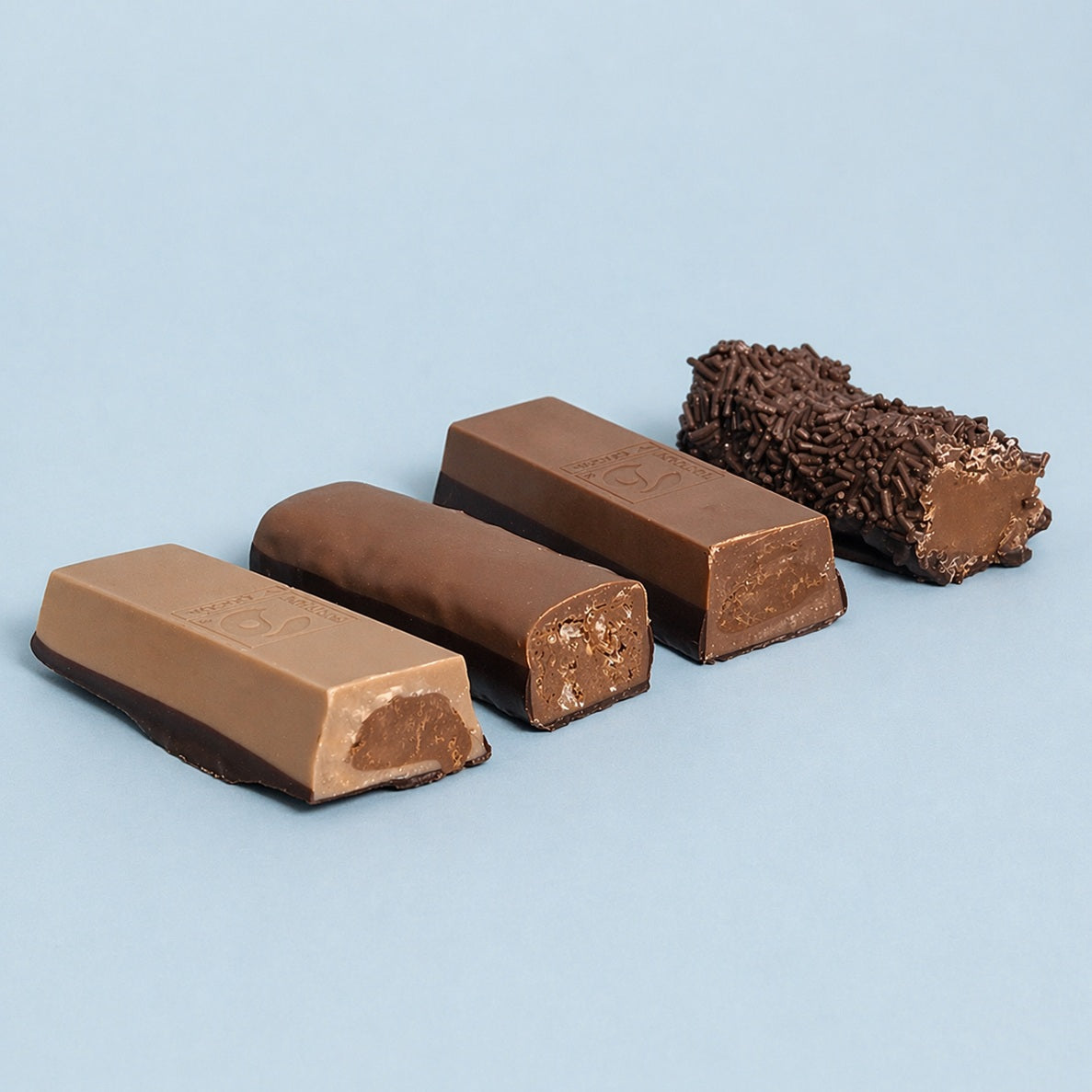 4 petit fours - nougat favoritter