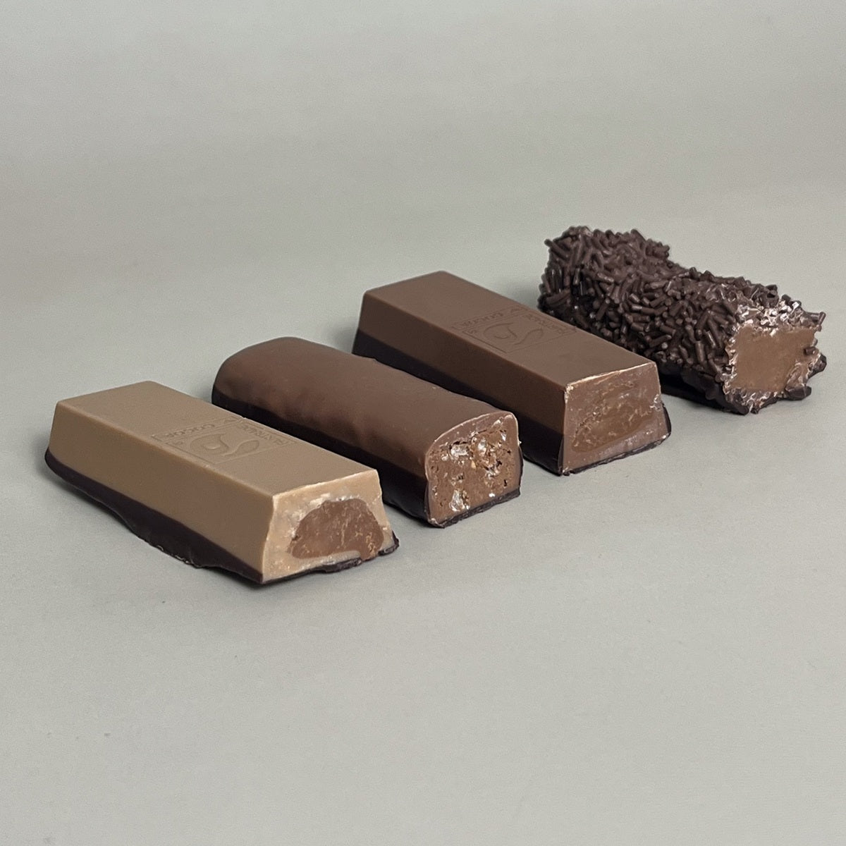 4 petit fours - nougat favoritter